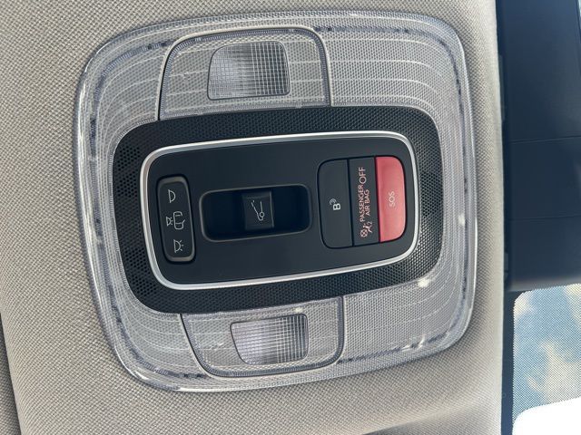 2025 Hyundai Elantra Limited - Photo 20