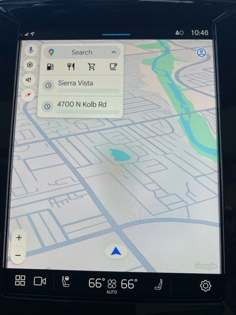 2025 Volvo XC40 Core - Photo 16