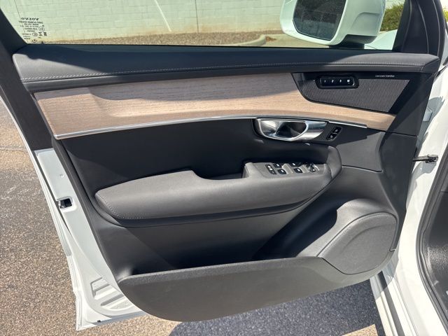 2025 Volvo XC90 Plus - Photo 12