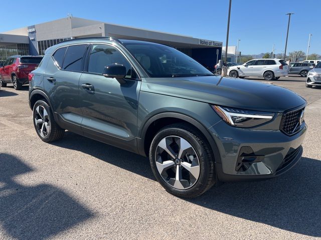 2026 Volvo XC40 Plus's photo