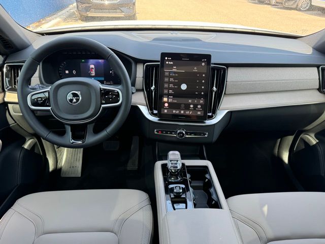 2026 Volvo XC90 Plus - Photo 25