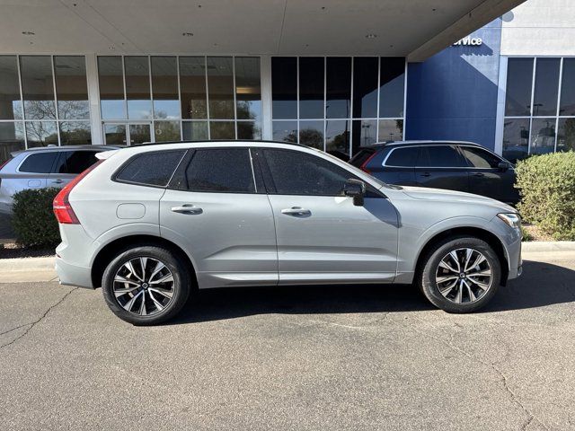 2025 Volvo XC60 B5 Core photo 3