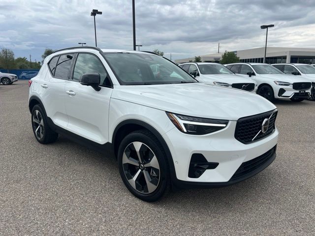 2026 Volvo XC40