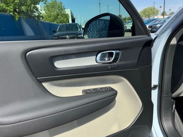 2026 Volvo XC40 Plus - Photo 14
