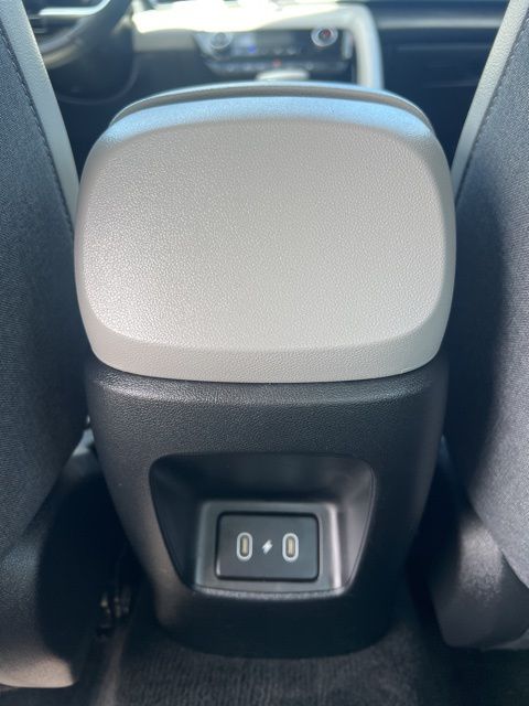 2025 Hyundai Elantra Limited - Photo 28