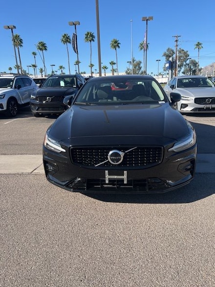 2024 Volvo S60 B5 Plus Dark Theme Sedan