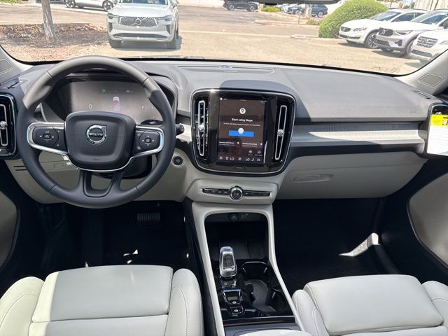 2026 Volvo XC40 Plus - Photo 25