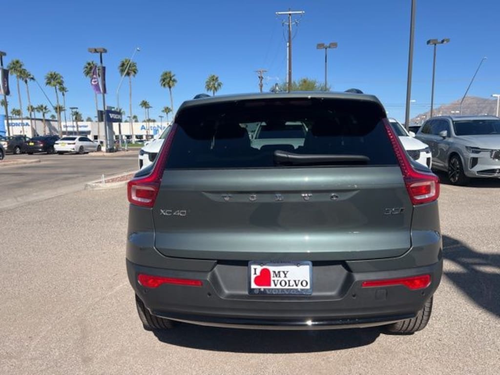 New 2026 Volvo XC40 B5 Plus SUV