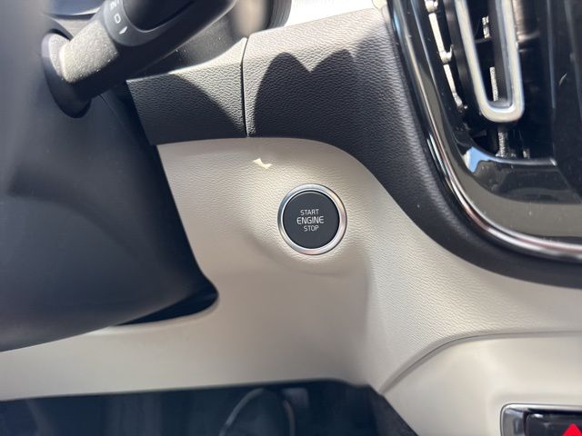 2026 Volvo XC40 Plus - Photo 31