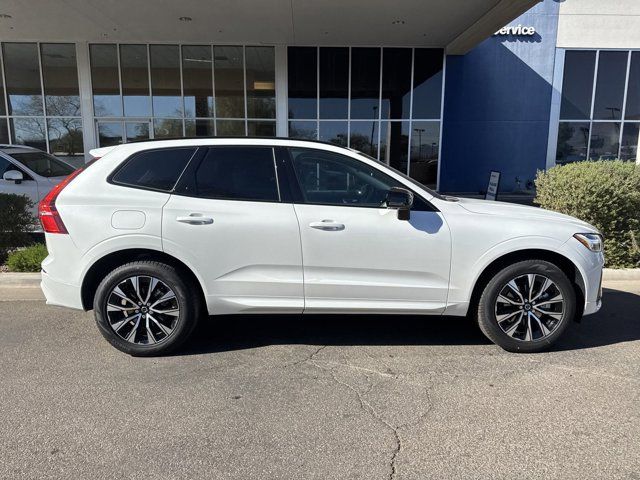 2025 Volvo XC60 B5 Core photo 3