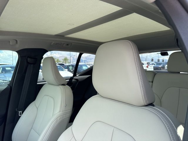 2026 Volvo XC40 Plus - Photo 19