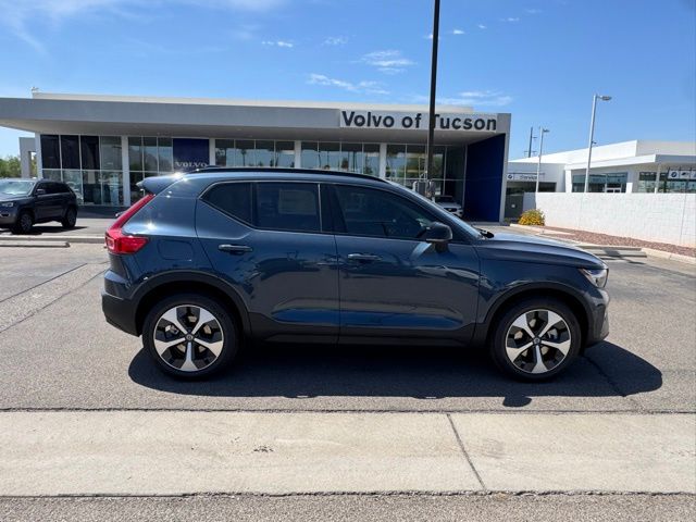 2026 Volvo XC40 Plus photo 2
