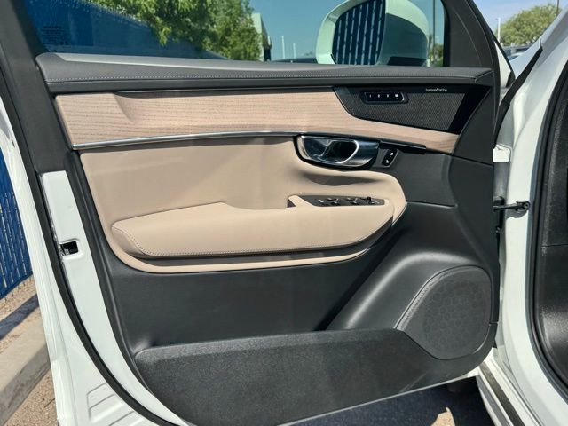 2026 Volvo XC90 Plus - Photo 13