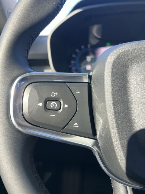 2025 Volvo XC40 Core - Photo 13