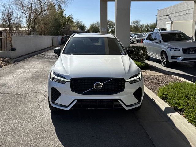 2025 Volvo XC60 B5 Core photo 2