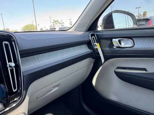 2026 Volvo XC40 Plus - Photo 27