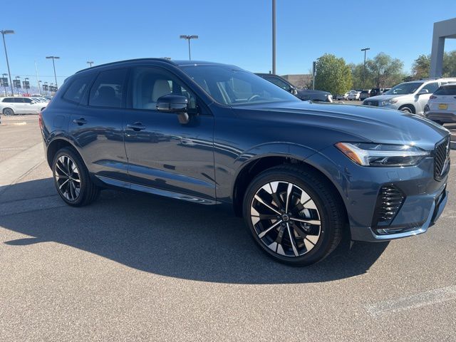 2026 Volvo XC60 Plus's photo