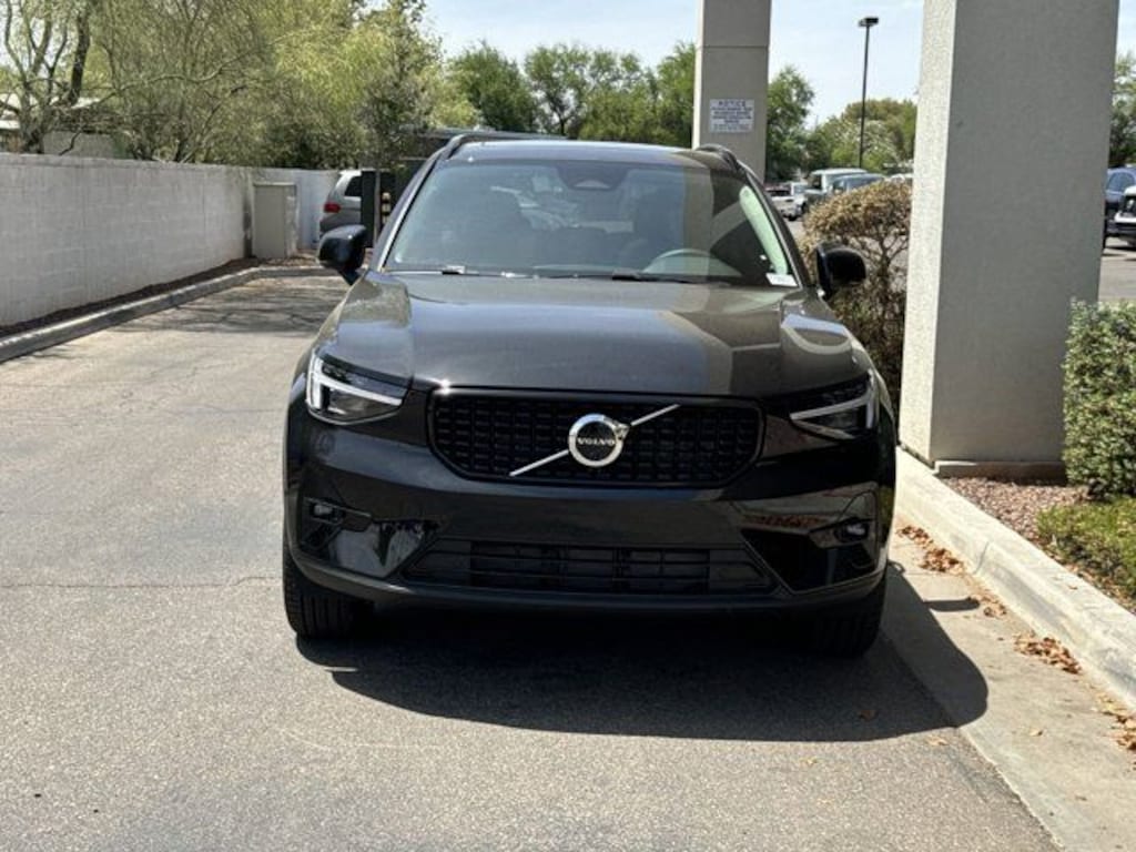 Used 2024 Volvo XC40 B5 Plus Dark SUV