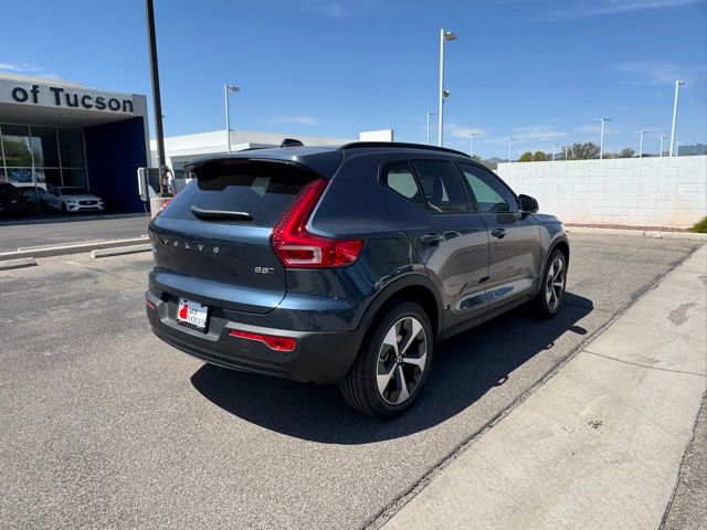 2026 Volvo XC40 Plus photo 3