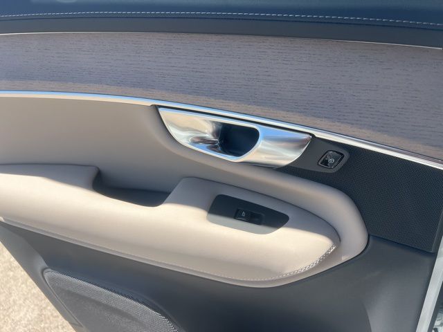 2026 Volvo XC90 Ultra - Photo 27