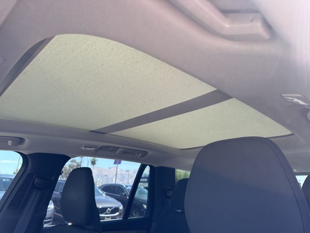 2025 Volvo XC90 Plus - Photo 18