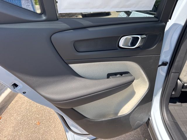 2026 Volvo XC40 Plus - Photo 22