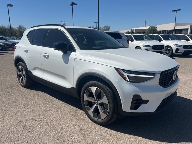 2026 Volvo XC40