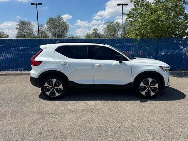 2026 Volvo XC40 Plus photo 2