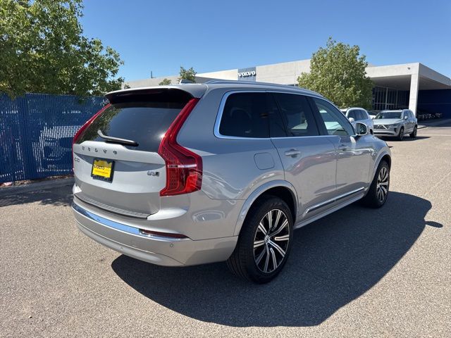 2025 Volvo XC90 B5 Core photo 4