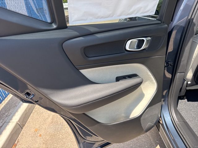 2026 Volvo XC40 Plus - Photo 23