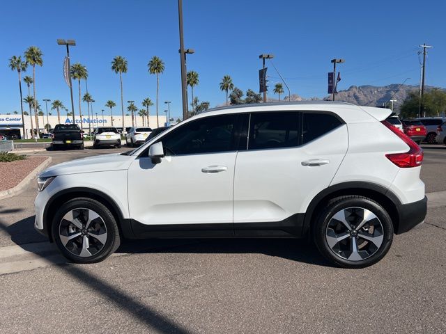 2025 Volvo XC40 Core - Photo 6