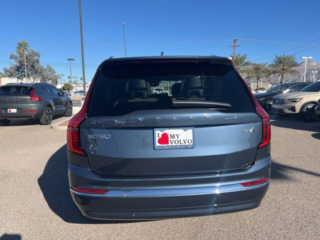 New 2026 Volvo XC90 B5 Core SUV