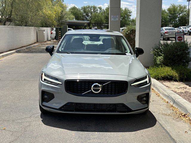 2024 Volvo S60 B5 Core photo 2