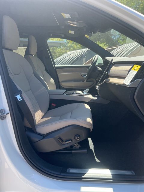 2026 Volvo XC90 Core - Photo 32