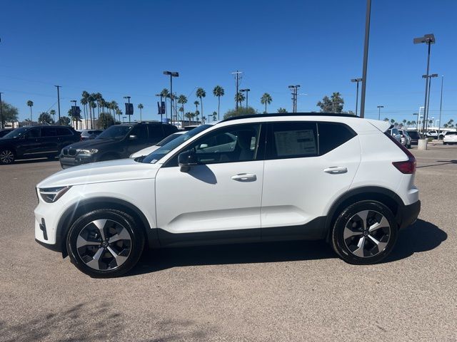 2026 Volvo XC40 Plus photo 2
