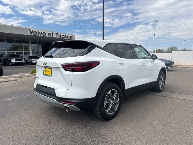 2023 Chevrolet Blazer 2LT photo 2