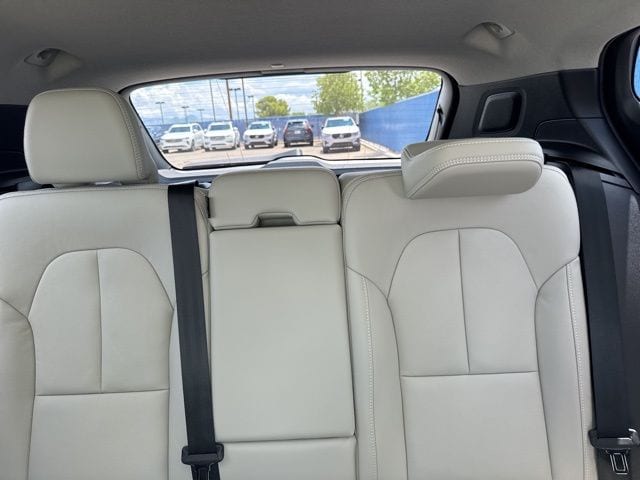 2026 Volvo XC40 Plus - Photo 19
