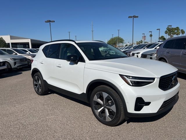 2026 Volvo XC40 B5 Plus SUV