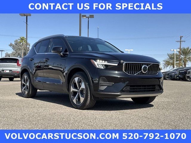 2025 Volvo XC40 B5 Core Bright Theme AWD SUV