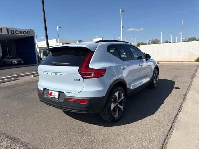 2026 Volvo XC40 Plus photo 4