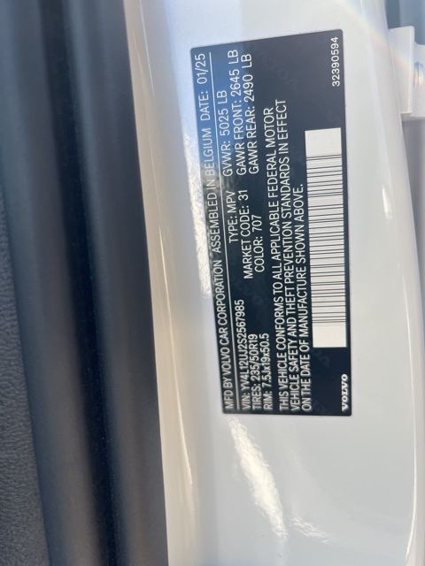 2025 Volvo XC40 Core - Photo 10