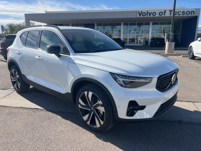 2026 Volvo XC40