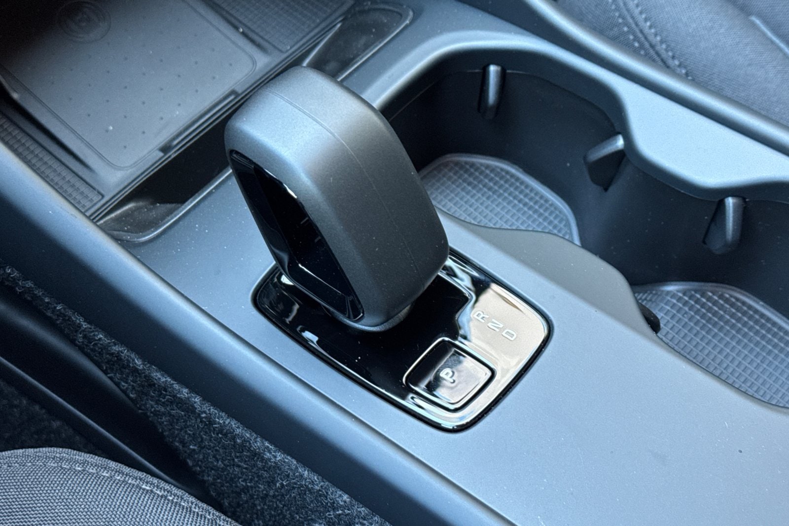 2025 Volvo EX40 Core - Photo 20