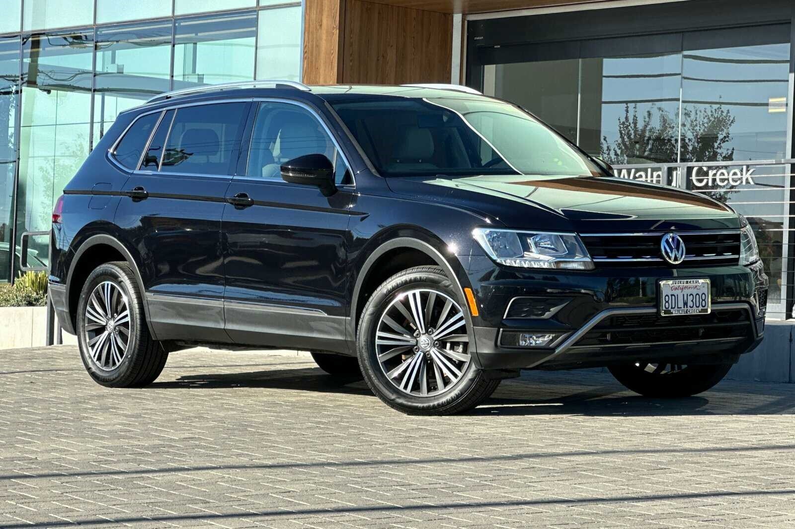 2018 Volkswagen Tiguan SEL photo 2