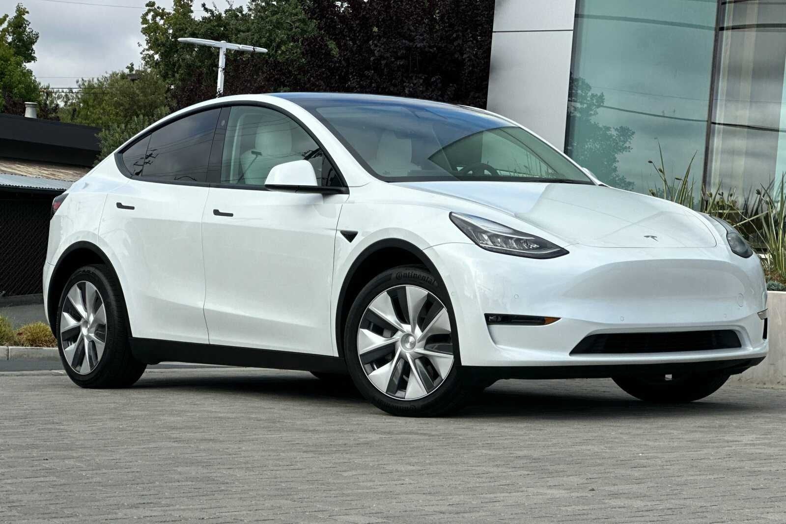 Used 2022 Tesla Model Y Long Range with VIN 7SAYGDEE4NF324073 for sale in Walnut Creek, CA