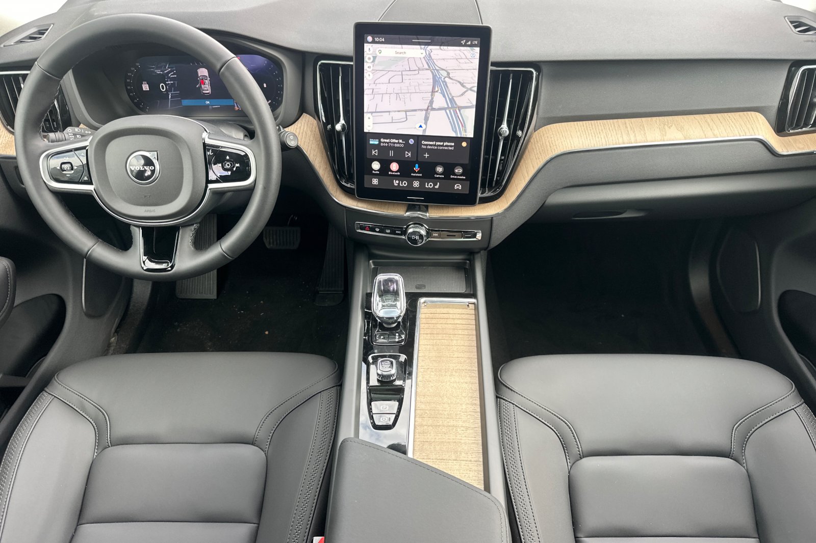 2026 Volvo XC60 Plus - Photo 13