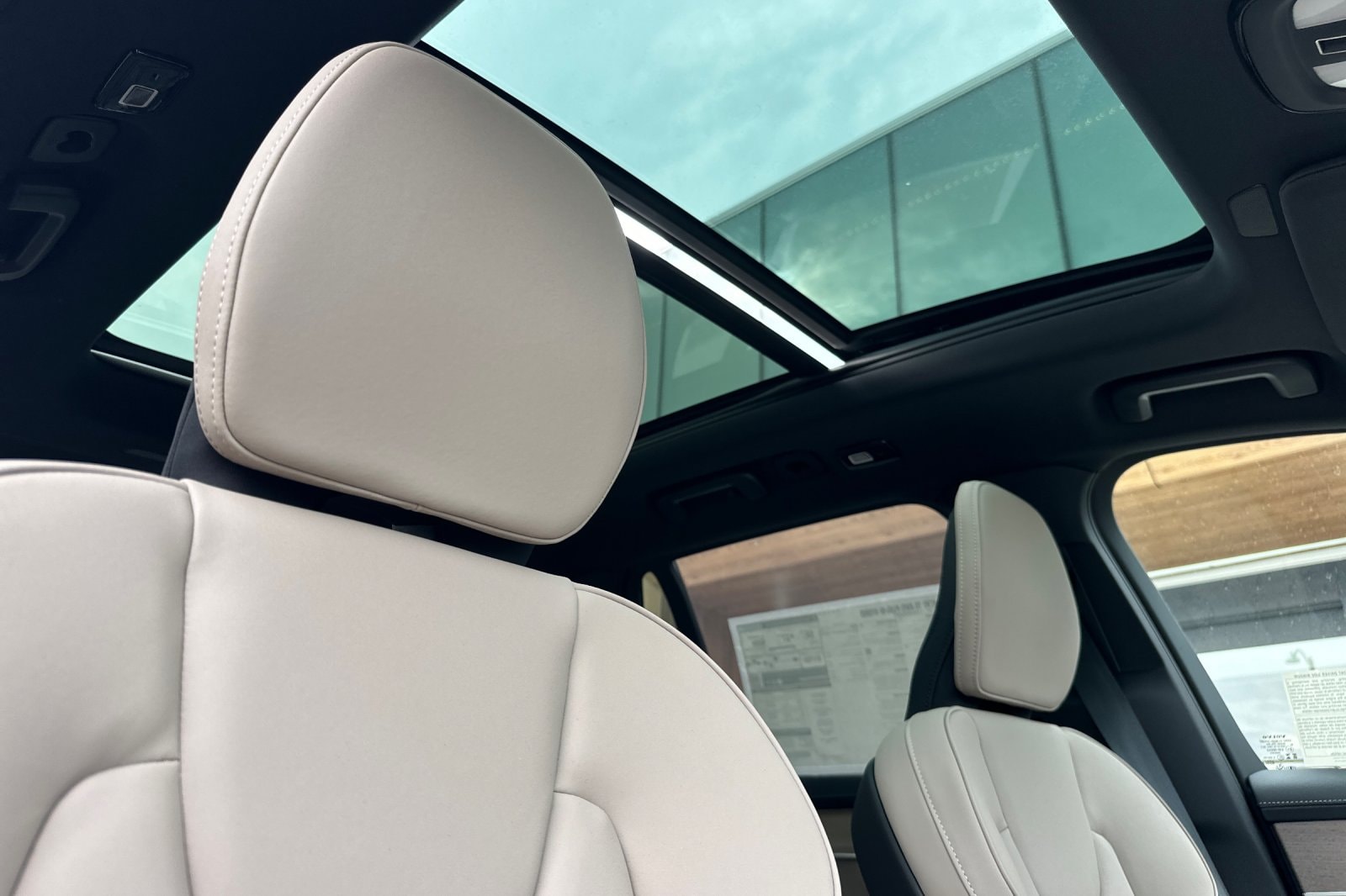 2026 Volvo XC90 Plus - Photo 16