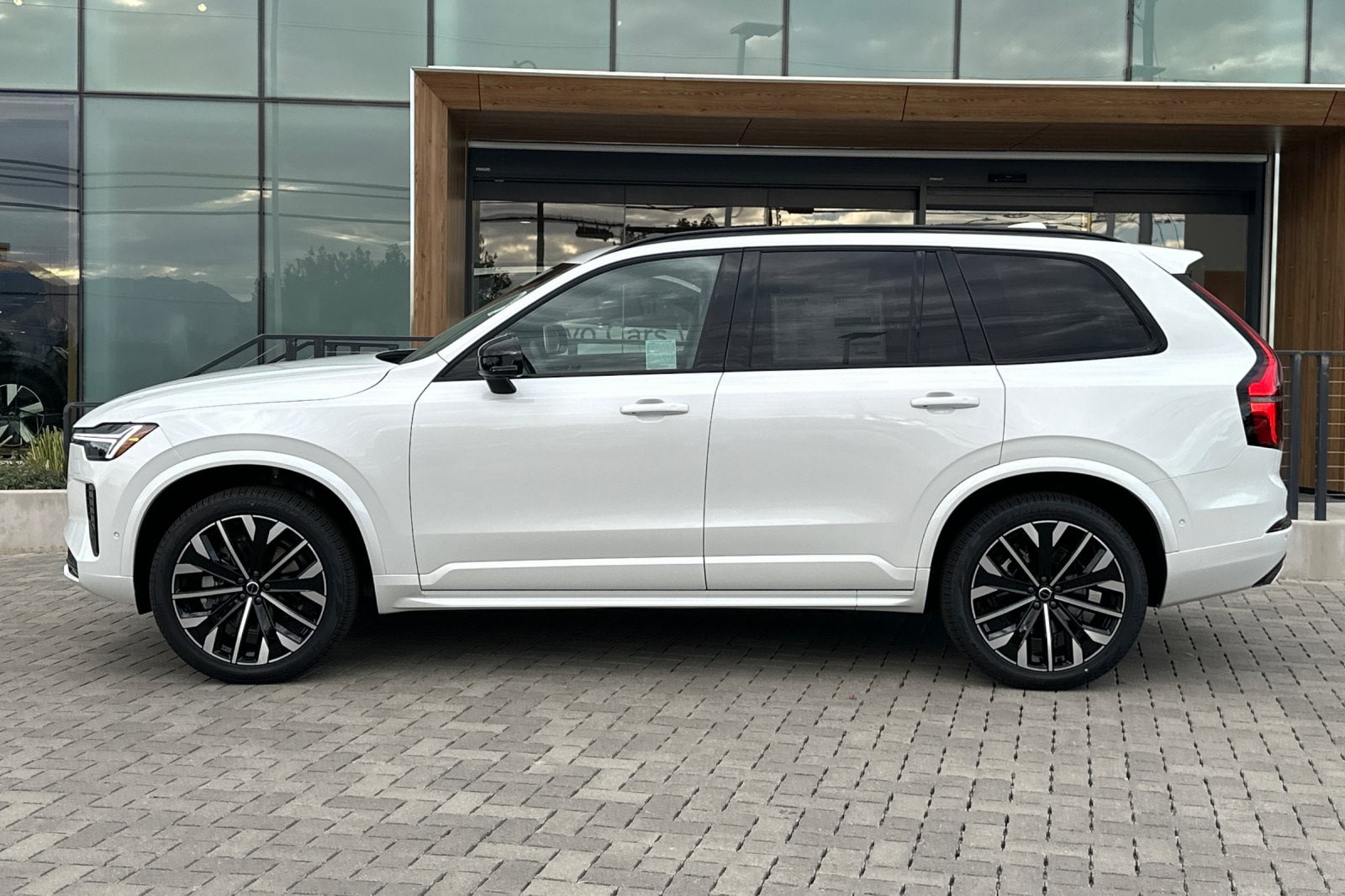 2026 Volvo XC90 Ultra - Photo 7