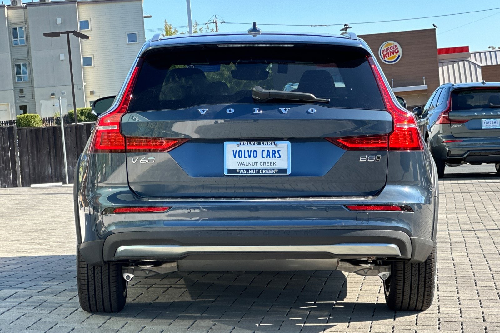 2025 Volvo V60 Cross Country B5 Ultra photo 4