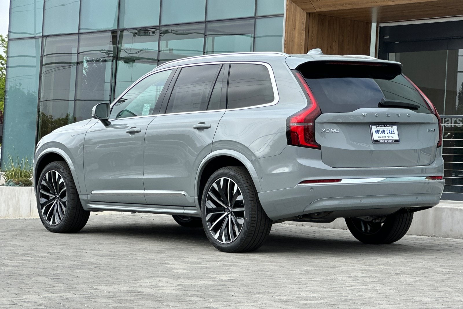 2025 Volvo XC90 Plus - Photo 6